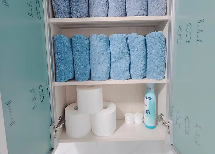 Appartement 영스테이 Young #korea Foreign Language 1 Mins #kyung Hee Universiy 10mins # Hufs Station 10mins #hoegi Station16 Mins #kyung Hee Universiy Medical Center 20mins #ddp 33mins #jongno 29mins #hyehwa 47mins Seoel