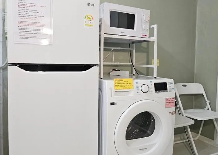 Appartement 영스테이 Young #korea Foreign Language 1 Mins #kyung Hee Universiy 10mins # Hufs Station 10mins #hoegi Station16 Mins #kyung Hee Universiy Medical Center 20mins #ddp 33mins #jongno 29mins #hyehwa 47mins Seoel